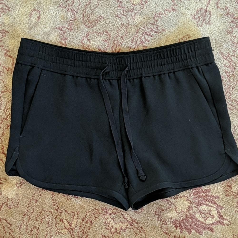 Casual shorts in a retro gym style